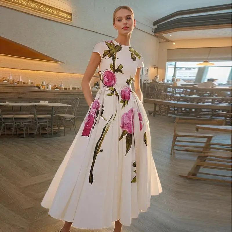 Robe bohème blanche à fleurs roses, manches courtes, taille élastiquée, style féminin élégant