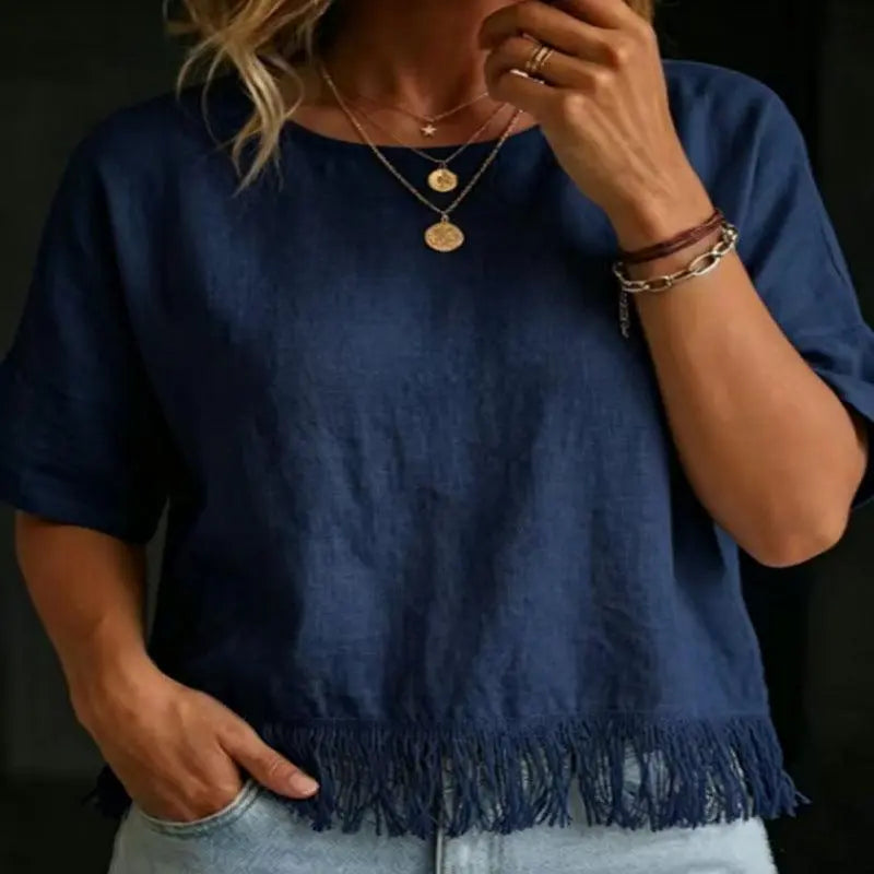 Top féminin bleu marine à franges, manches courtes, style bohème élégant
