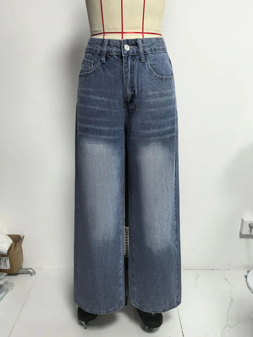 Pantalon jean large bleu denim pour femme, coupe ample et tendance