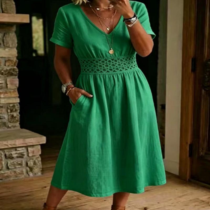 Robe bohème verte claire à broderies florales, manches courtes, taille élastiquée, style féminin élégant