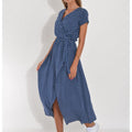 Robe féminine bleue à pois blancs, manches courtes, ceinture, style bohème élégant