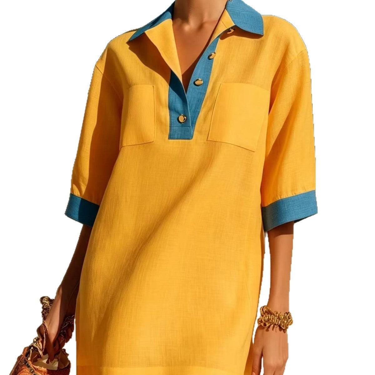 Robe jaune à col et poignets bleus, manches courtes, style féminin élégant