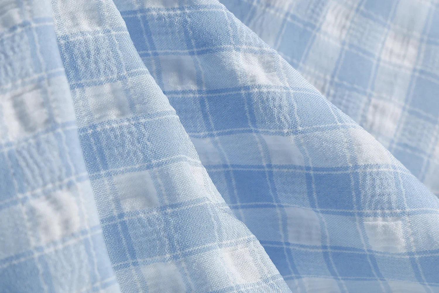 Tissu à carreaux bleu clair et blanc, texture légère et fluide pour robe féminine