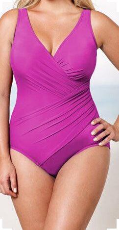 Maillot de bain une pièce violet pour femme, coupe drapée élégante, idéal pour plage ou piscine