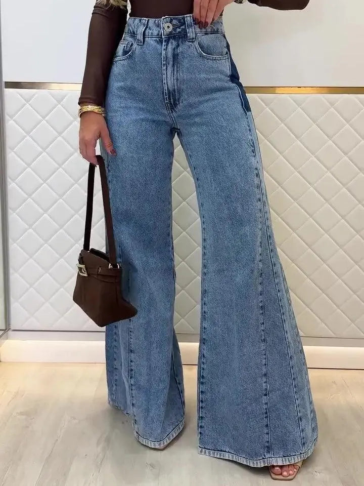 Jeans larges bleu clair femme, coupe flare, style mode féminine, idéal pour look décontracté ou tendance