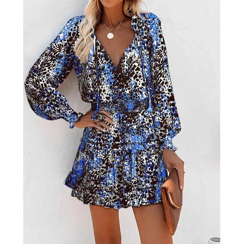 Robe bohème imprimée bleue et noire à manches longues et volants, style féminin élégant