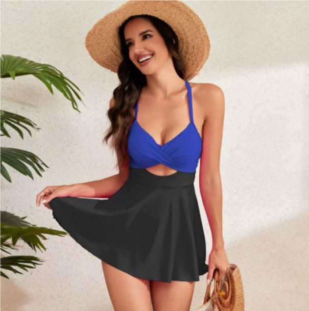 Robe de plage bleue et noire avec chapeau de paille, style bohème féminin pour été