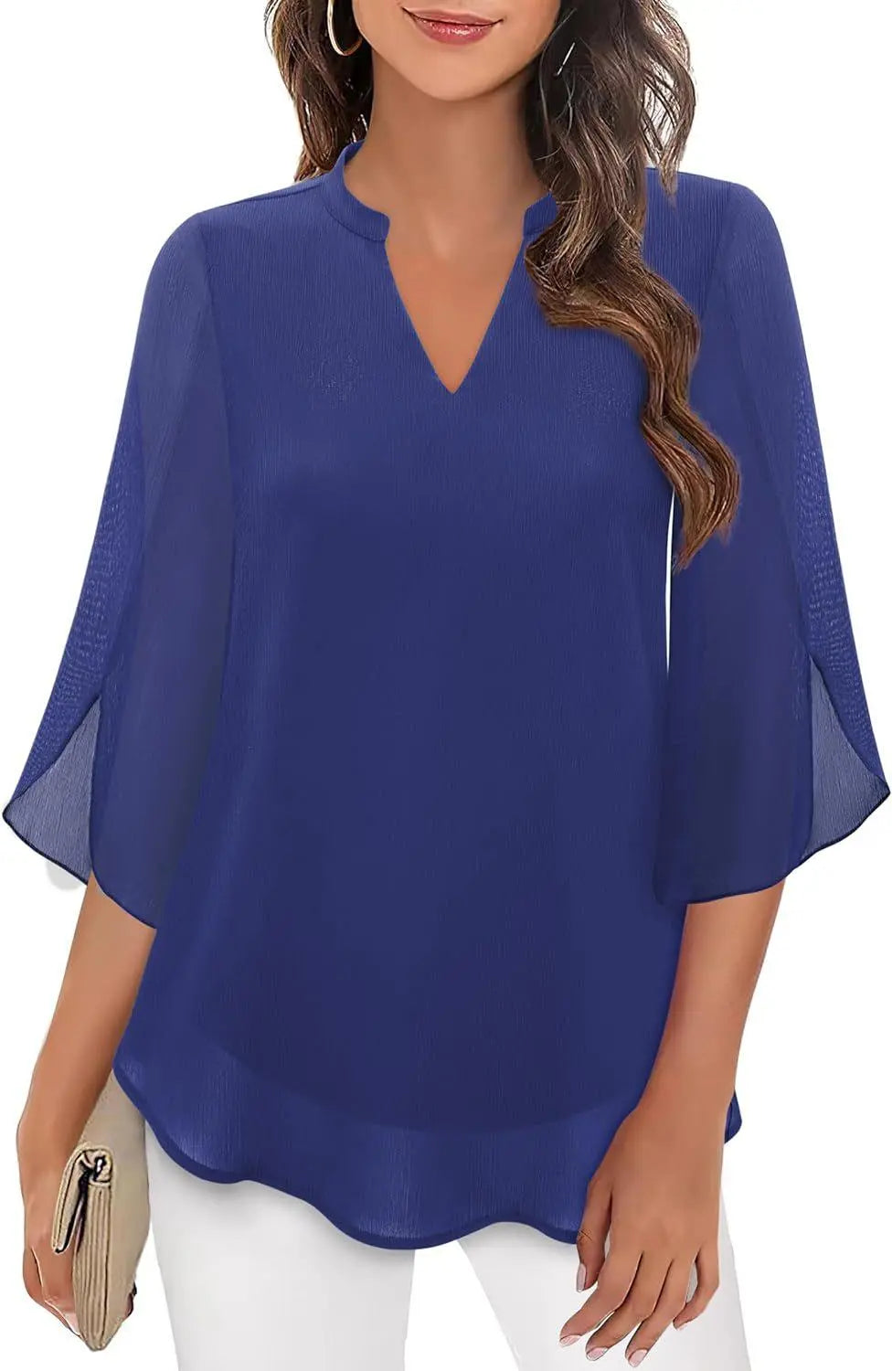 Blouse bleue femme à manches volantes et col en V, style élégant et fluide pour tenue féminine
