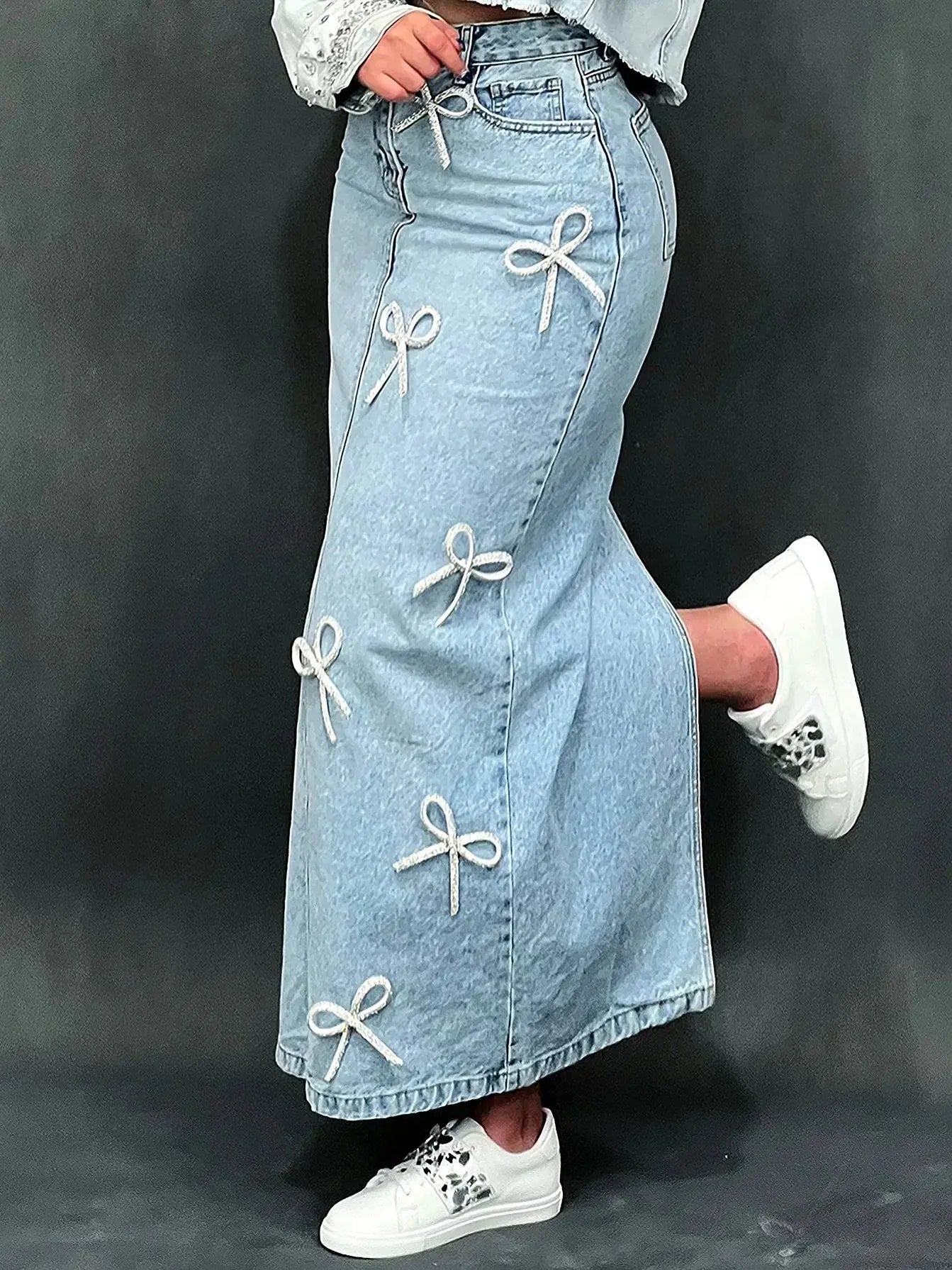 Jupe en jean longue à nœuds blancs, mode féminine élégante et tendance