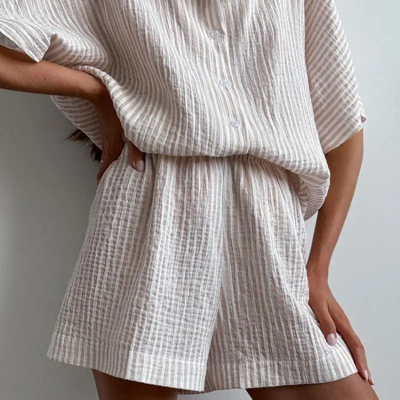 Robe bohème verte claire à broderies florales, manches courtes, taille élastiquée, style féminin élégant