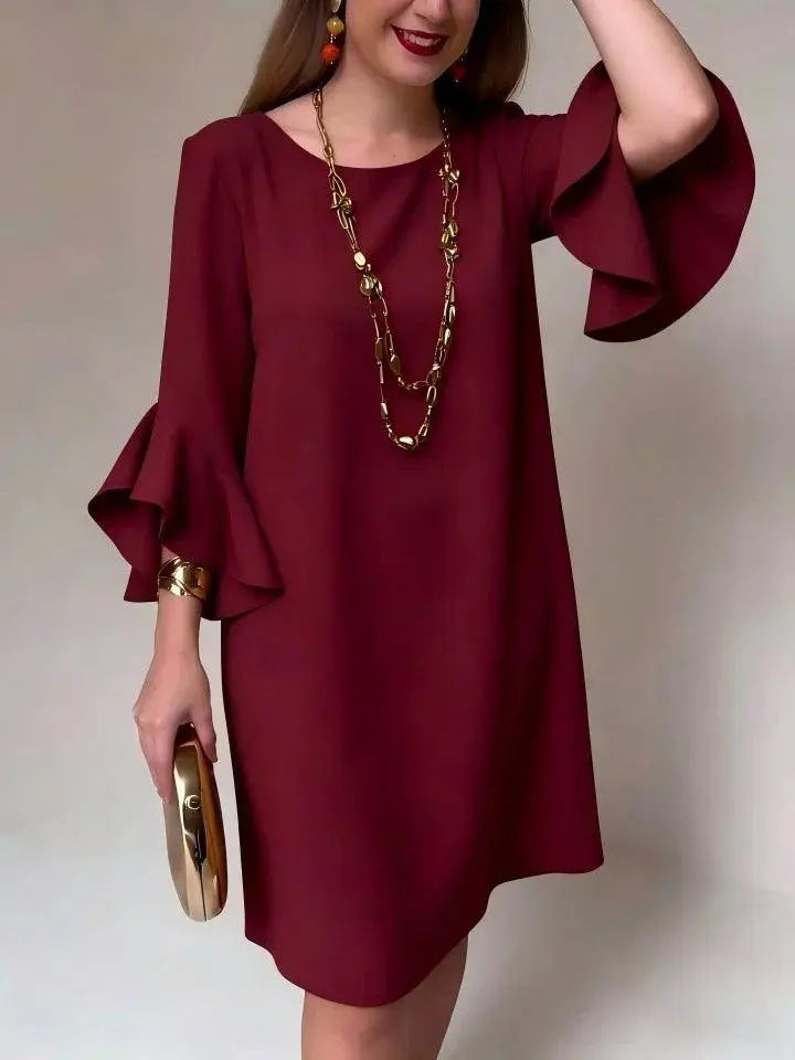 Robe bohème verte claire à broderies florales, manches courtes, taille élastiquée, style féminin élégant