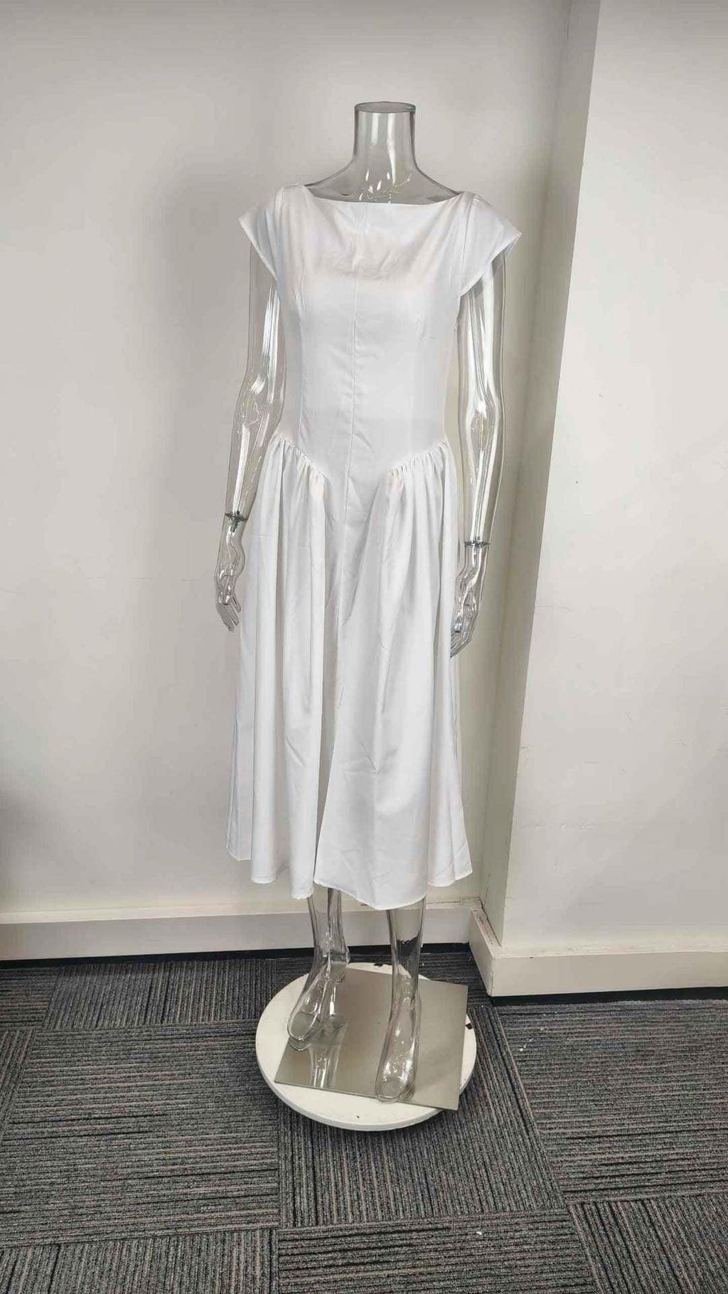 Robe blanche élégante à manches courtes et taille élastiquée, style féminin simple et moderne
