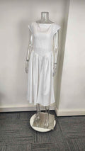Robe blanche élégante à manches courtes et taille élastiquée, style féminin simple et moderne