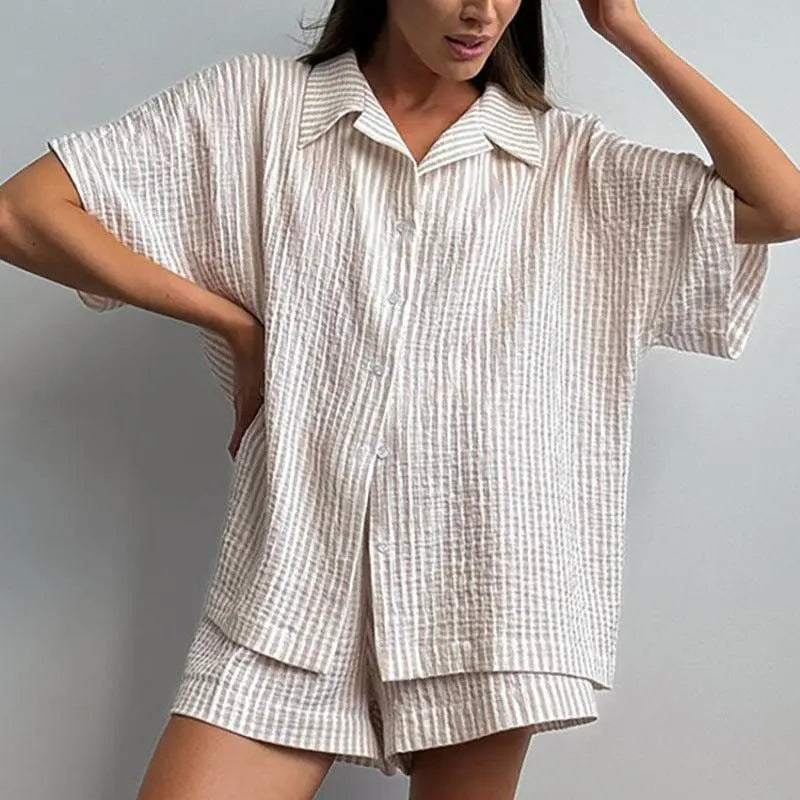 Robe bohème verte claire à broderies florales, manches courtes, taille élastiquée, style féminin élégant