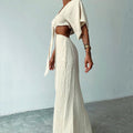 Robe bohème blanche à manches courtes et dos nu, style féminin élégant pour toutes occasions