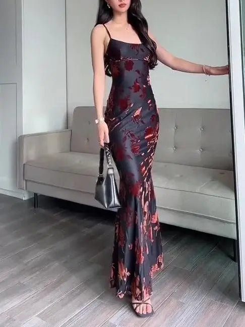Robe longue bohème imprimée fleurs rouge et noire, style féminin élégant pour soirée