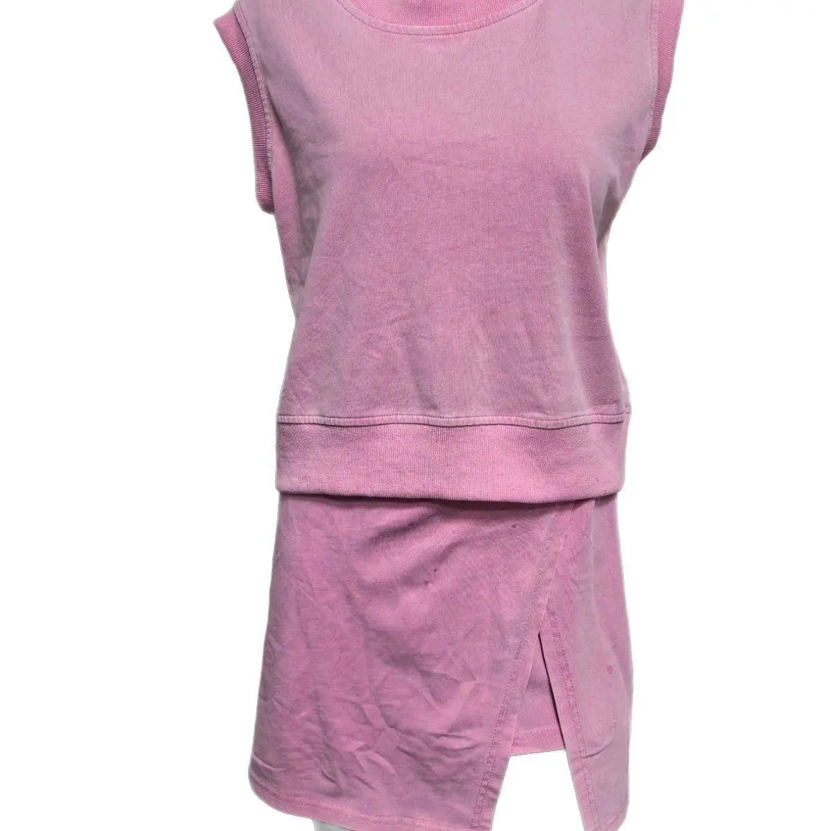 Top sans manches rose pâle et jupe asymétrique assortie, mode féminine tendance